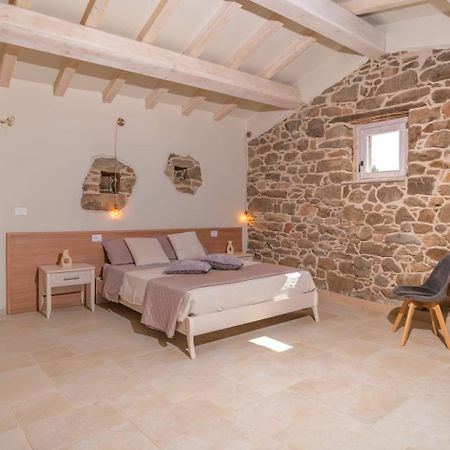 Ammentos Bed and Breakfast Palau Buitenkant foto
