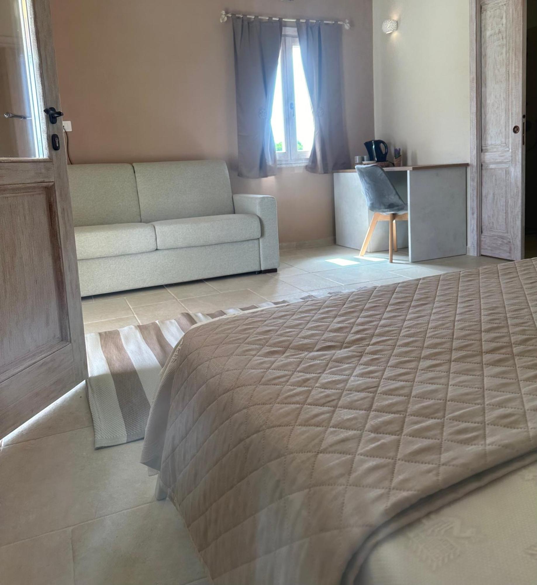 Ammentos Bed and Breakfast Palau Buitenkant foto